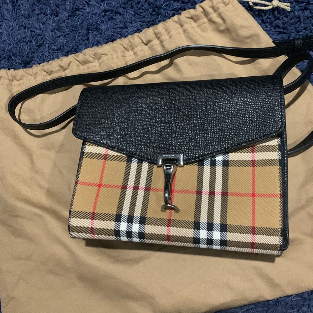 Authentic Burberry macken house check crossbody